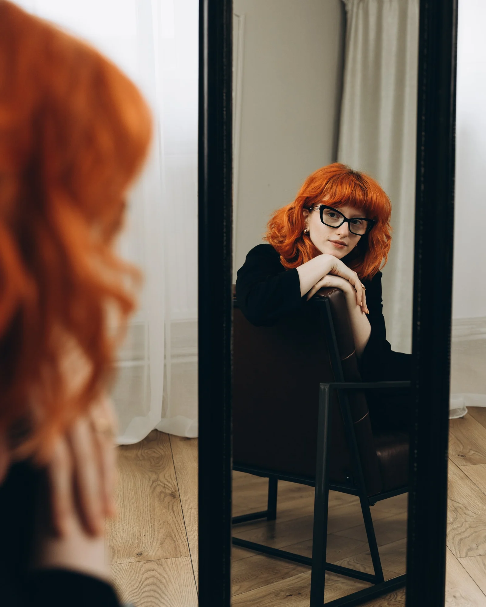Julieta Calotă reflected in a mirror